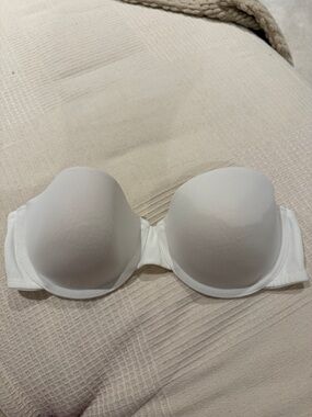 White Seamless Strapless T-Shirt Bra (34C, Never worn)
